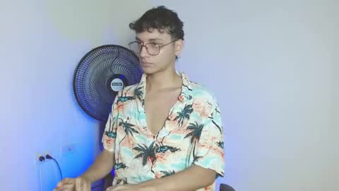 Snapshot of andrew_dann chatting on November 15, 8:38 pm andres online show from November 15, 8:38 pm