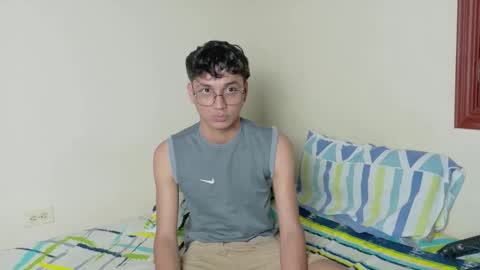 Snapshot of andrew_dann chatting on December 14, 11:26 am andres online show from December 14, 11:26 am