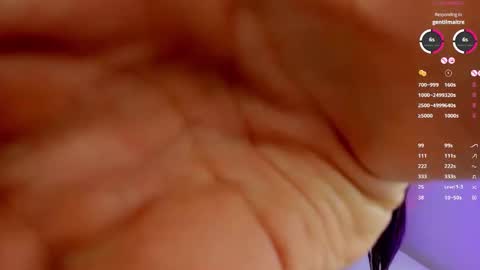 Snapshot of andrew_magic chatting on December 16, 7:15 am --- online show from December 16, 7:15 am