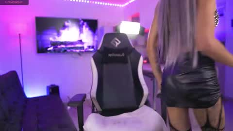 Snapshot of andrew_magic chatting on September 26, 1:42 am --- online show from September 26, 1:42 am