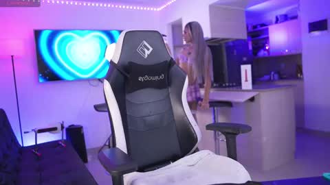 Snapshot of andrew_magic chatting on September 27, 5:01 am --- online show from September 27, 5:01 am