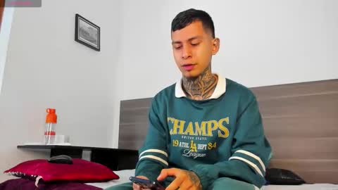 andrew_sanders69 online show from November 14, 3:05 am