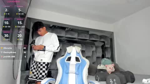 Andrew M. online show from February 26, 5:31 am