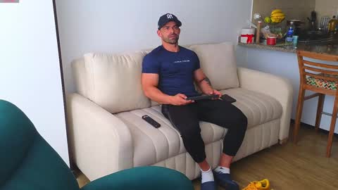 Snapshot of andrewfame chatting on January 9, 4:39 pm Andrew online show from January 9, 4:39 pm