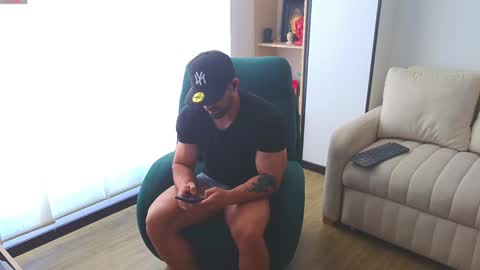 Snapshot of andrewfame chatting on January 12, 2:19 pm Andrew online show from January 12, 2:19 pm