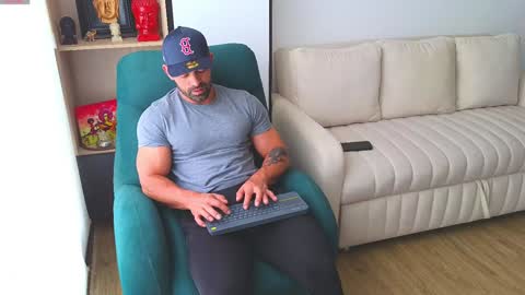 Snapshot of andrewfame chatting on January 28, 5:14 pm Andrew online show from January 28, 5:14 pm