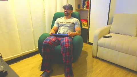 Snapshot of andrewfame chatting on February 14, 1:34 am Andrew online show from February 14, 1:34 am