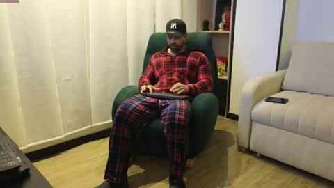 Snapshot of andrewfame chatting on February 15, 2:37 am Andrew online show from February 15, 2:37 am