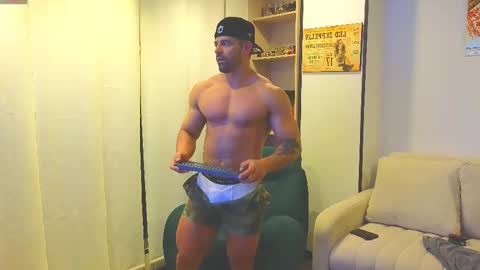 Snapshot of andrewfame chatting on February 16, 2:20 am Andrew online show from February 16, 2:20 am