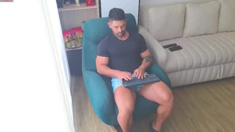 Snapshot of andrewfame chatting on February 24, 1:42 pm Andrew online show from February 24, 1:42 pm