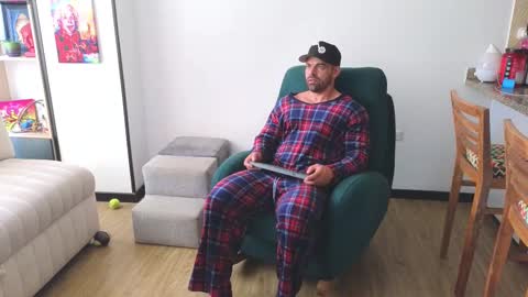 Snapshot of andrewfame chatting on September 10, 1:33 pm Andrew online show from September 10, 1:33 pm