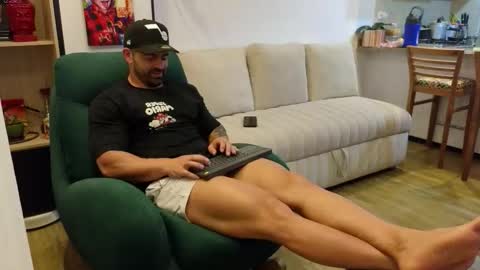 Snapshot of andrewfame chatting on September 30, 1:43 am Andrew online show from September 30, 1:43 am