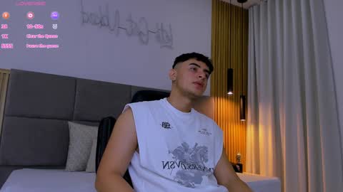 Andrewlamar21 online show from December 31, 1:52 pm