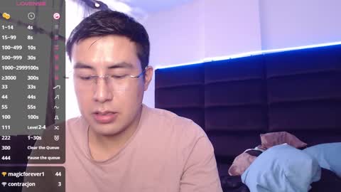 andrewmhilton_ online show from February 6, 8:02 pm