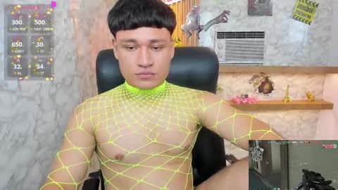 Snapshot of andrewpeach chatting on October 23, 9:57 pm Andrew online show from October 23, 9:57 pm