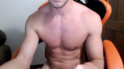 Snapshot of andrewyy34 chatting on October 22, 9:25 pm Andrea online show from October 22, 9:25 pm