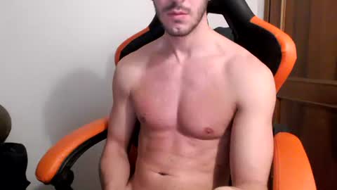 Snapshot of andrewyy34 chatting on December 20, 10:33 am Andrea online show from December 20, 10:33 am