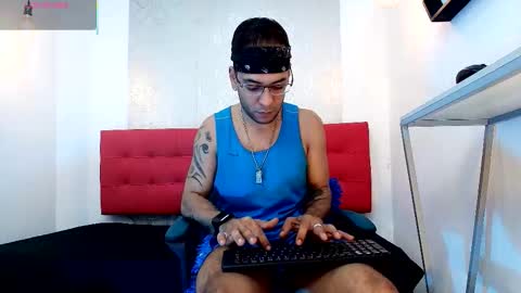   online show from November 4, 9:03 pm