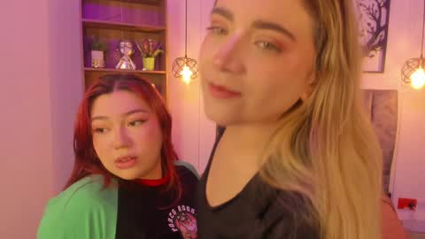 andy_and_emma online show from December 17, 12:54 pm