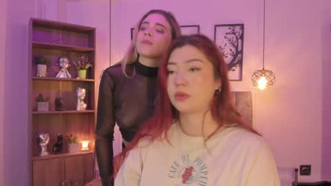 andy_and_emma online show from December 22, 12:05 pm