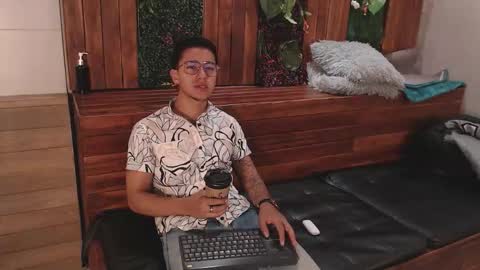 Andy Joy  online show from November 10, 11:42 am