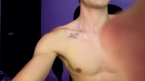 Snapshot of andykoch chatting on November 19, 3:39 am Andy online show from November 19, 3:39 am