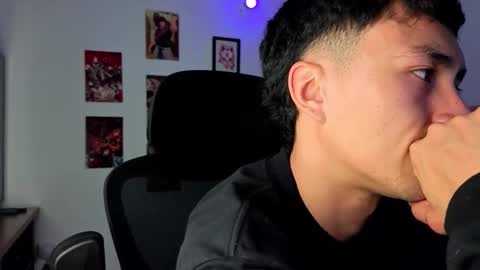 Snapshot of andykoch chatting on December 13, 8:36 pm Andy online show from December 13, 8:36 pm