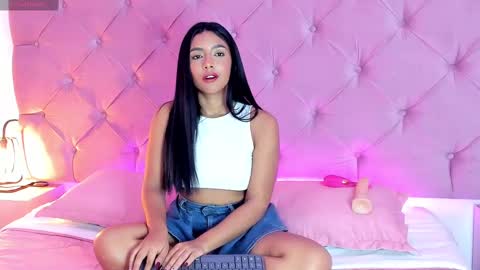 Snapshot of andysaenzz chatting on February 12, 3:38 pm AndySaenzz online show from February 12, 3:38 pm