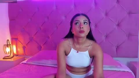 Snapshot of andysaenzz chatting on February 24, 12:59 pm AndySaenzz online show from February 24, 12:59 pm