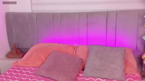 Snapshot of andysaenzz chatting on October 7, 3:04 am AndySaenzz online show from October 7, 3:04 am