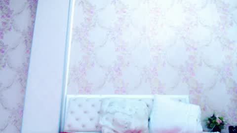 Snapshot of angel_asia_ chatting on December 4, 1:47 am angel_asia_ online show from December 4, 1:47 am