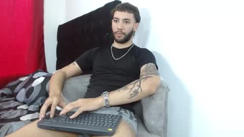 angel_kyrozz online show from October 23, 7:56 pm