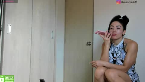 ANGEL MALAK online show from October 5, 9:02 pm