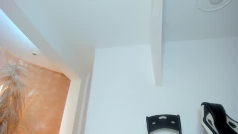 Snapshot of angel_nicolas chatting on December 18, 2:21 am ANGEL online show from December 18, 2:21 am