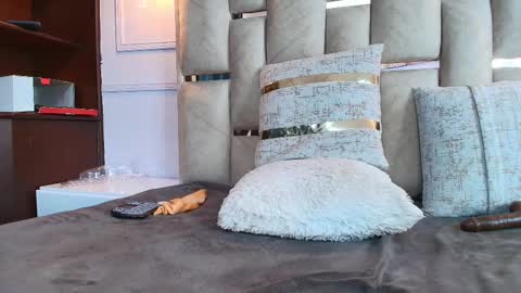 Nicolle  online show from March 6, 5:43 pm