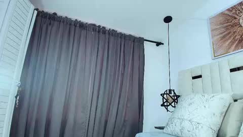 Nicolle  online show from October 31, 11:22 am