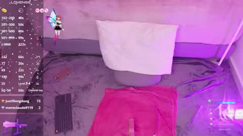 Snapshot of angel_rouse_1 chatting on December 3, 4:09 am Angel online show from December 3, 4:09 am