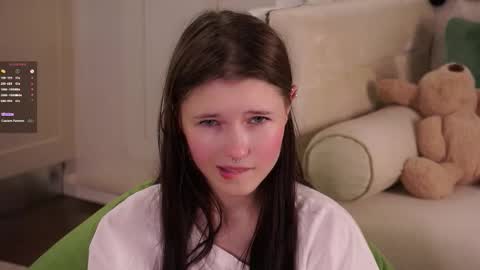 Snapshot of angelabalay chatting on September 13, 11:10 am Mary online show from September 13, 11:10 am