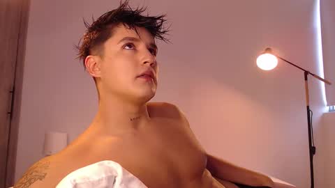 Angel online show from November 22, 7:02 pm