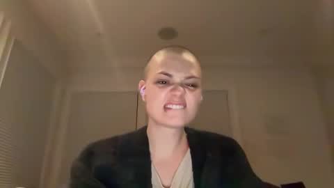 Snapshot of angeleleven11 chatting on January 17, 7:41 am angeleleven11 online show from January 17, 7:41 am