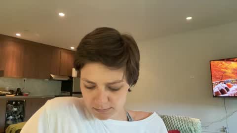 Snapshot of angeleleven11 chatting on September 19, 5:57 pm angeleleven11 online show from September 19, 5:57 pm