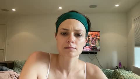 Snapshot of angeleleven11 chatting on September 28, 9:09 pm angeleleven11 online show from September 28, 9:09 pm