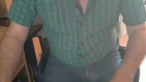 Snapshot of angelgarcia269 chatting on December 15, 2:27 pm angelgarcia269 online show from December 15, 2:27 pm