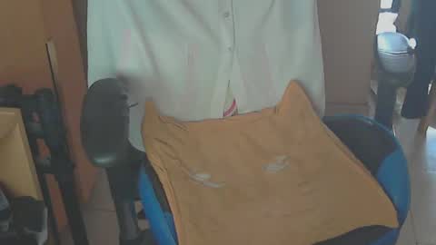 Snapshot of angelgarcia269 chatting on March 1, 11:39 am angelgarcia269 online show from March 1, 11:39 am