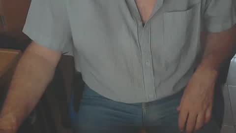 Snapshot of angelgarcia269 chatting on March 8, 11:05 am angelgarcia269 online show from March 8, 11:05 am