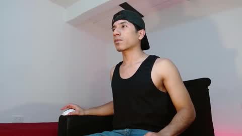 Snapshot of angelhil chatting on November 27, 2:24 am Angel of littlebandido online show from November 27, 2:24 am