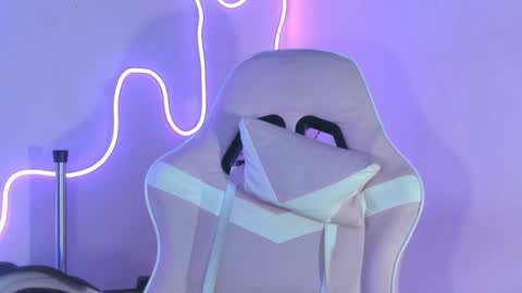 Carolina online show from February 6, 12:43 am