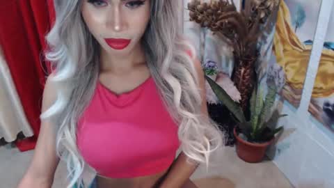 DIVINE ANGEL online show from February 7, 10:50 am