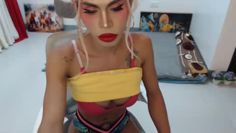 DIVINE ANGEL online show from October 20, 6:47 am