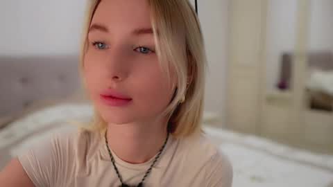 Snapshot of angelic_lovers_ chatting on December 20, 5:42 pm Gabby online show from December 20, 5:42 pm